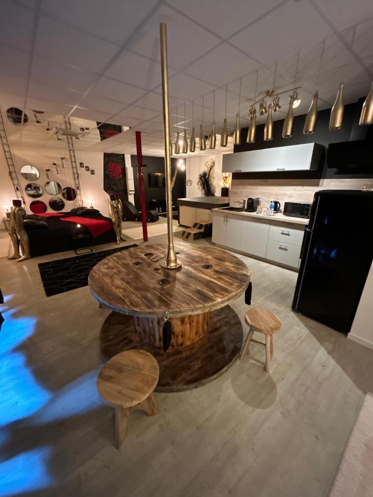 L'Escapade Sensuelle - La Love Room D'Épernay Exterior foto