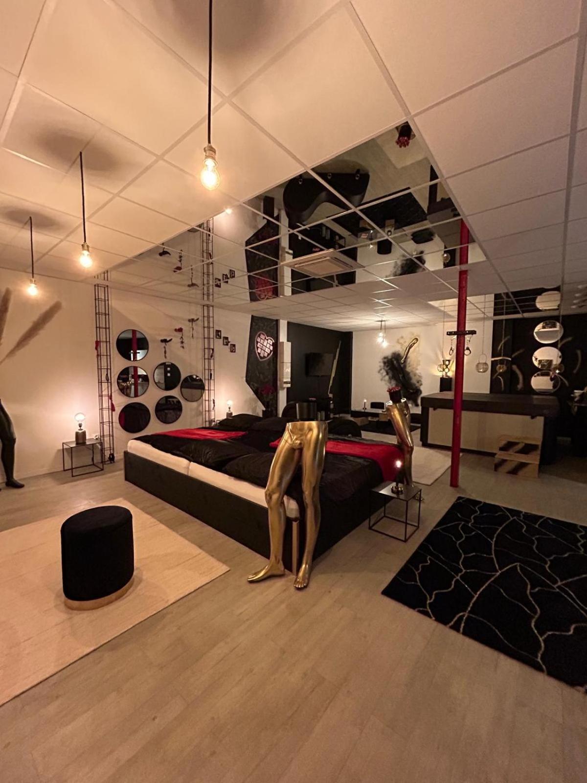 L'Escapade Sensuelle - La Love Room D'Épernay Exterior foto